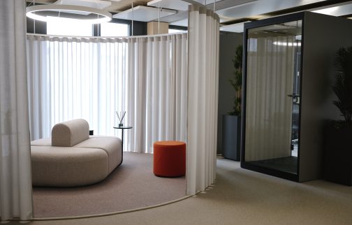 Image of a modern waiting room.